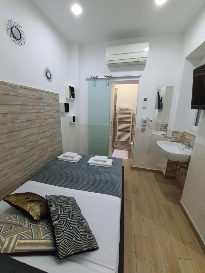 Marla Rooms La Spezia Bagian luar foto